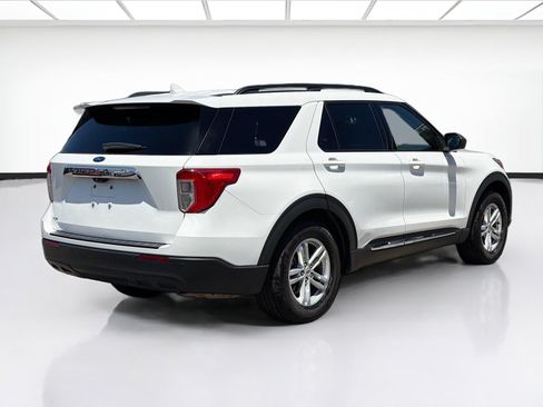 Used 2023 Ford Explorer XLT RWD image 4