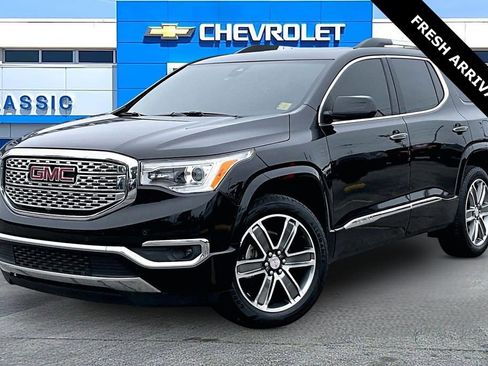 Used 2019 GMC Acadia Denali w/ Technology Package FWD image 3