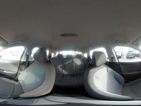 Used 2025 Kia K4 LXS image 42