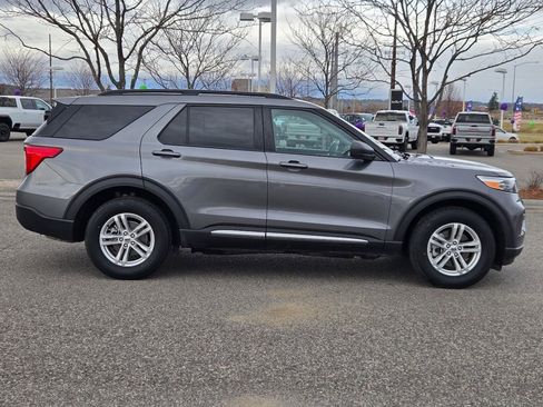 Used 2024 Ford Explorer XLT image 44