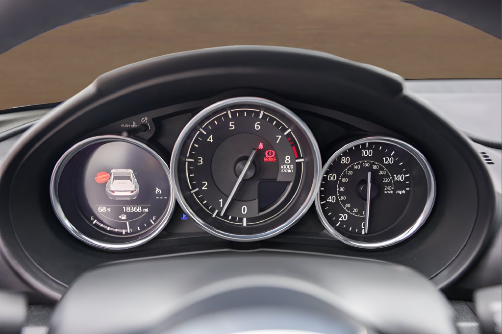 Used 2022 MAZDA MX-5 Miata RF Grand Touring RWD image 13