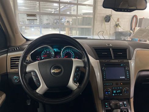 Used 2009 Chevrolet Traverse LTZ image 23