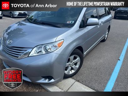 Used 2017 Toyota Sienna LE