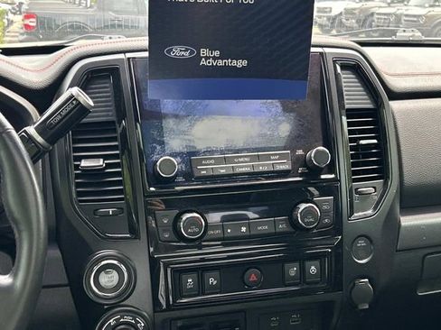 Used 2022 Nissan Titan PRO-4X w/ Pro-4x Convenience Package AWD/4WD image 13