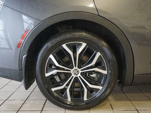 Used 2023 Toyota Crown AWD/4WD image 32