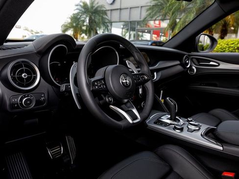 New 2025 Alfa Romeo Stelvio Sprint image 17