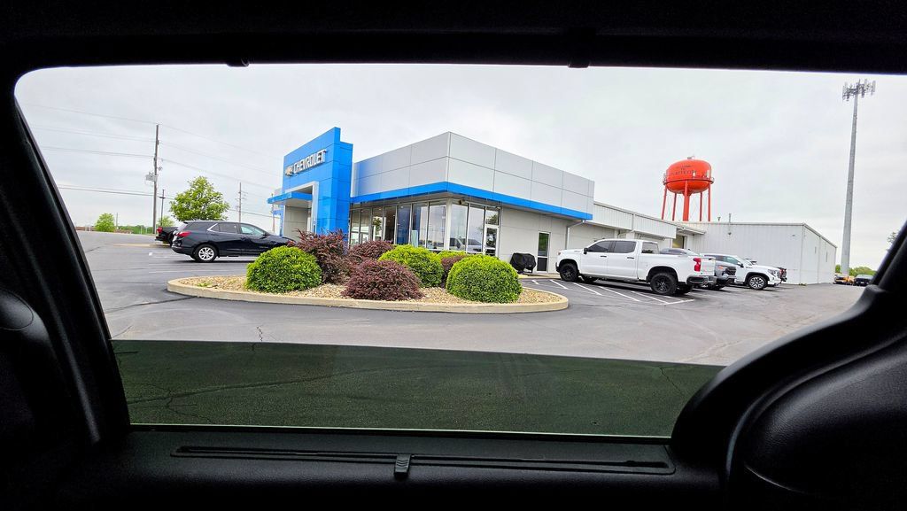 Used 2025 Chrysler Pacifica Select FWD image 62