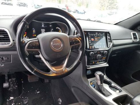 Used 2020 Jeep Grand Cherokee Laredo AWD/4WD image 15