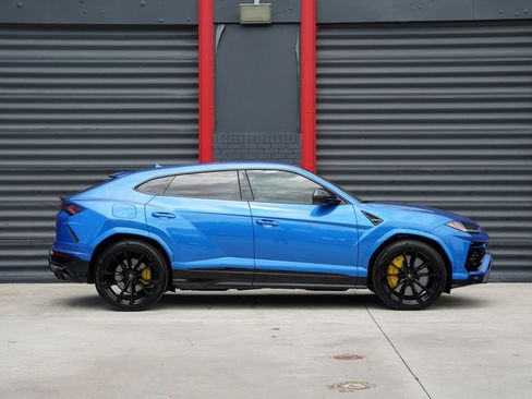 Used 2022 Lamborghini Urus AWD/4WD image 5