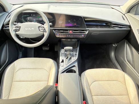 Used 2023 Kia Niro FWD image 10