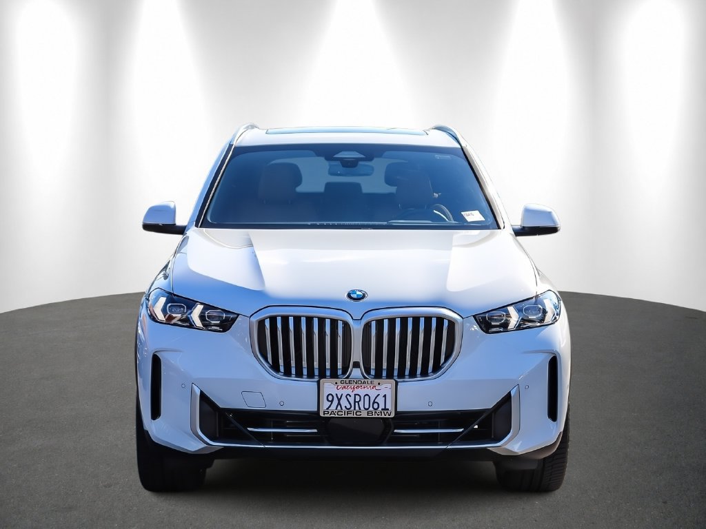 Used 2026 BMW X5 xDrive40i w/ Executive Package AWD/4WD image 2