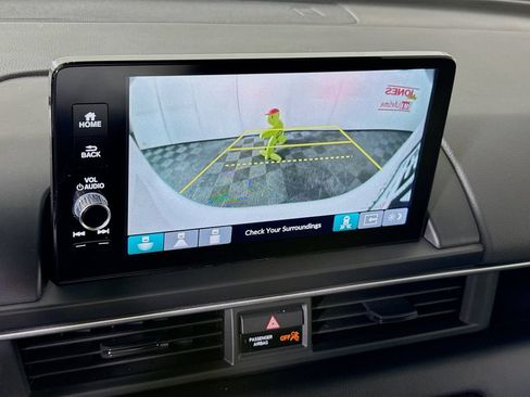 Used 2023 Honda Pilot Touring image 5