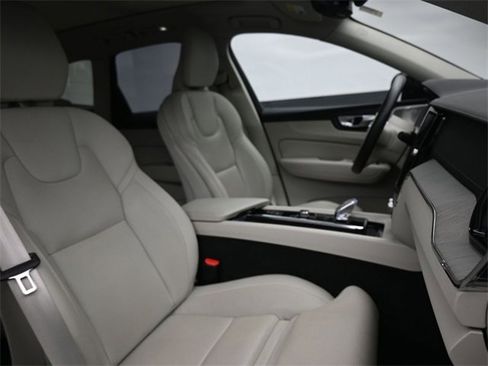 Used 2024 Volvo XC60 B5 Ultimate w/ Protection Package Premier image 35