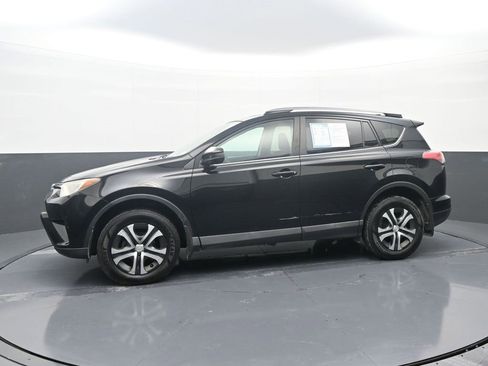 Used 2017 Toyota RAV4 LE image 4