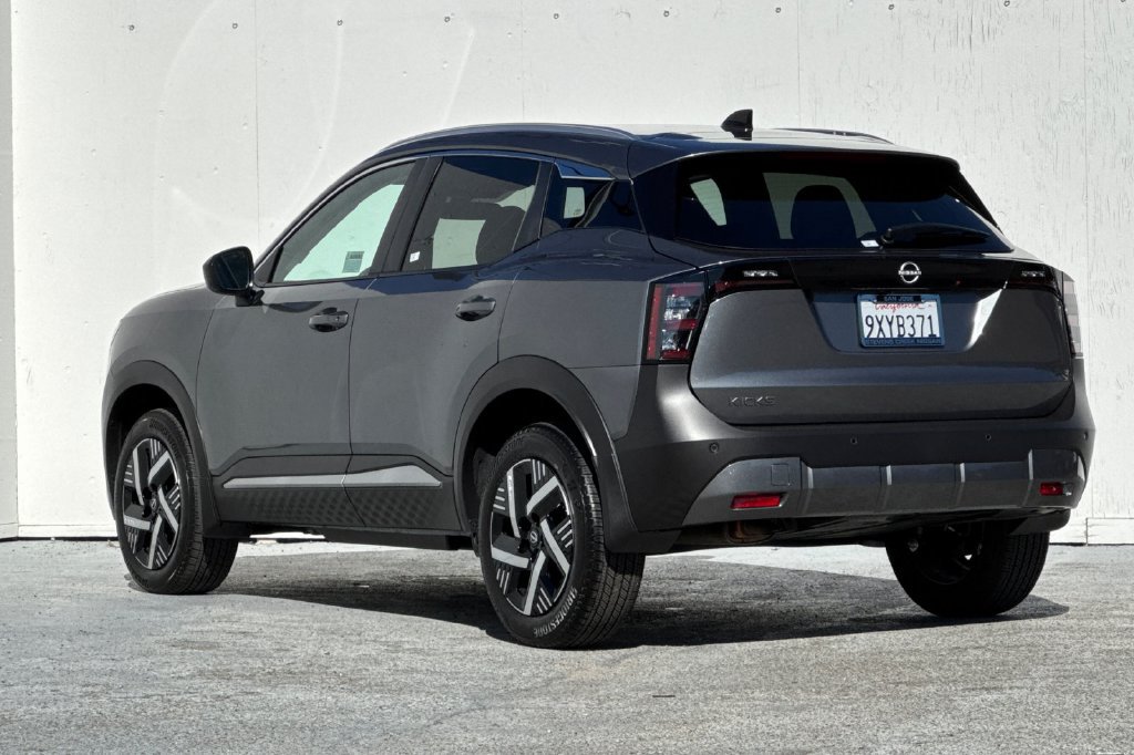Used 2026 Nissan Kicks SV FWD image 5