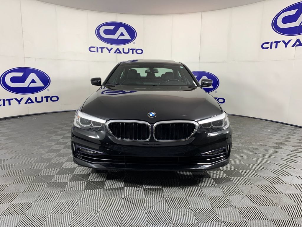 Used 2018 BMW 530i xDrive AWD/4WD image 9