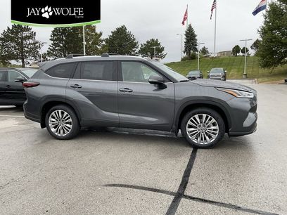 New 2025 Toyota Highlander Platinum