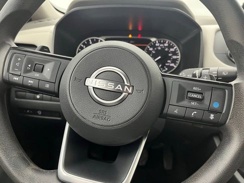Used 2023 Nissan Rogue SV image 19