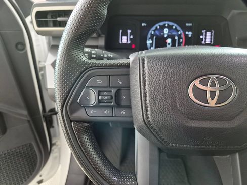Used 2025 Toyota Tacoma SR5 AWD/4WD image 14