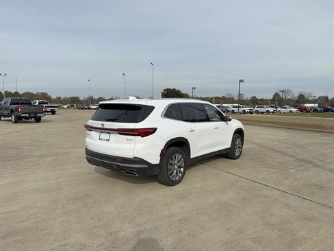 Used 2025 Buick Enclave Preferred image 4