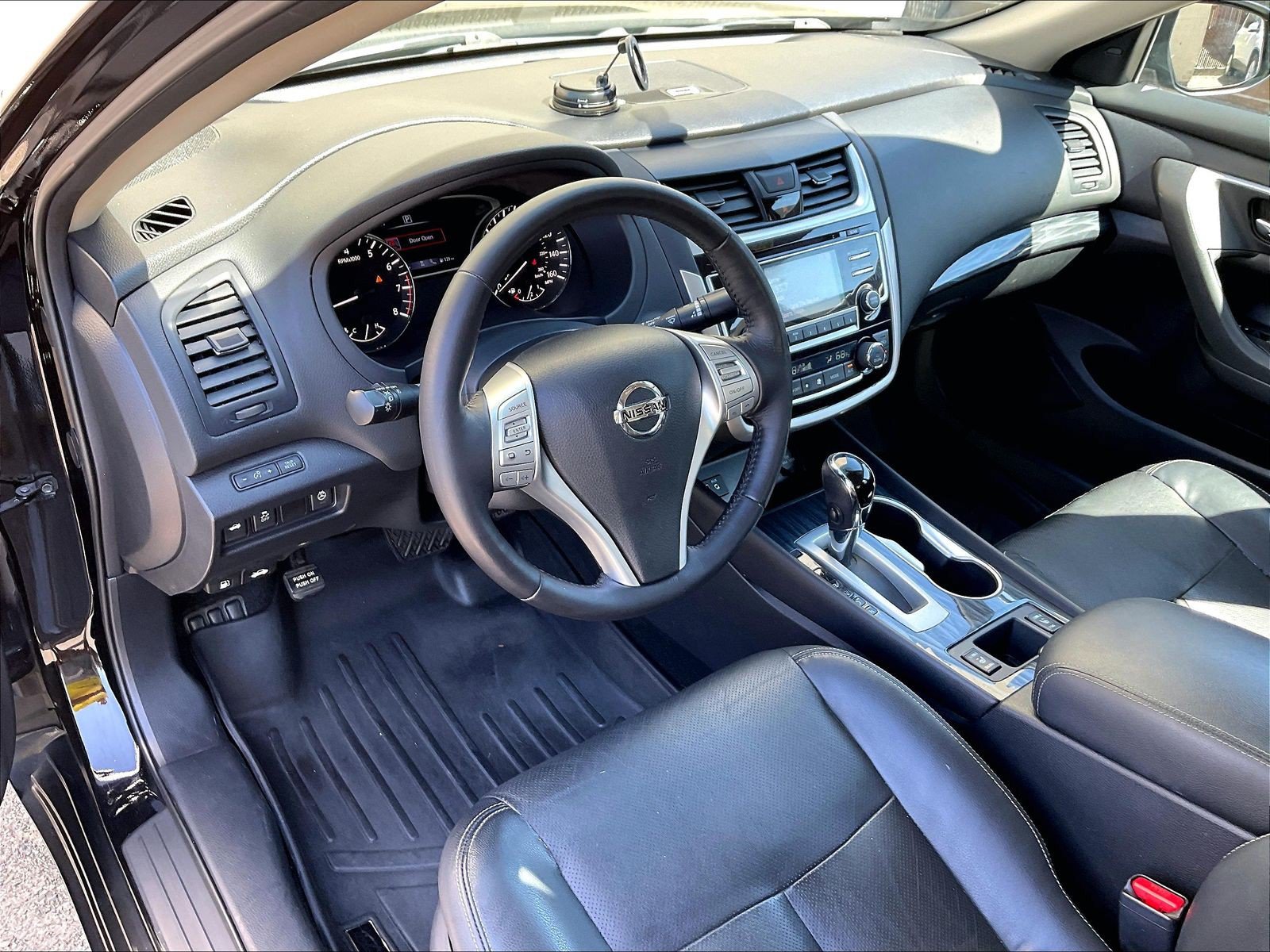 Used 2018 Nissan Altima 2.5 SL FWD image 13