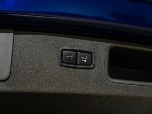 Used 2023 Porsche Macan Turbo AWD/4WD image 57