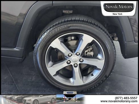 Used 2023 Jeep Grand Cherokee Limited AWD/4WD image 6