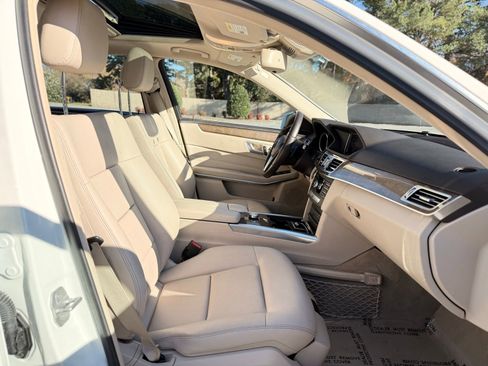 Used 2014 Mercedes-Benz E 350 4MATIC Sedan image 25