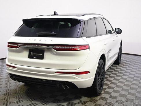 New 2026 Lincoln Corsair Reserve image 6