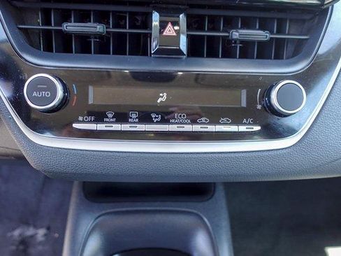 Used 2025 Toyota Corolla LE FWD image 18