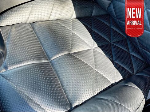 Used 2023 BMW 740i w/ Parking Assistance Package image 21