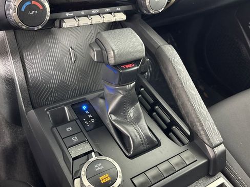 Certified 2025 Toyota Tacoma TRD Sport image 21