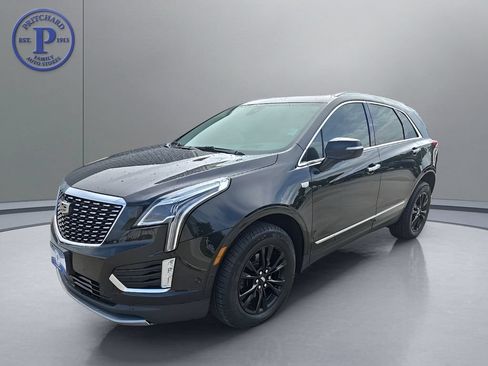 Used 2022 Cadillac XT5 Premium Luxury w/ Technology Package AWD/4WD image 3