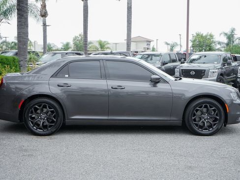 Used 2019 Chrysler 300 S image 10