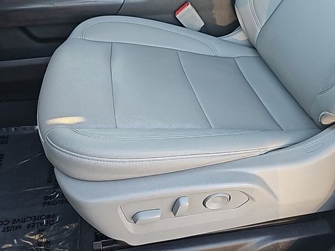 Used 2024 GMC Sierra 2500 SLT w/ SLT Premium Package image 11