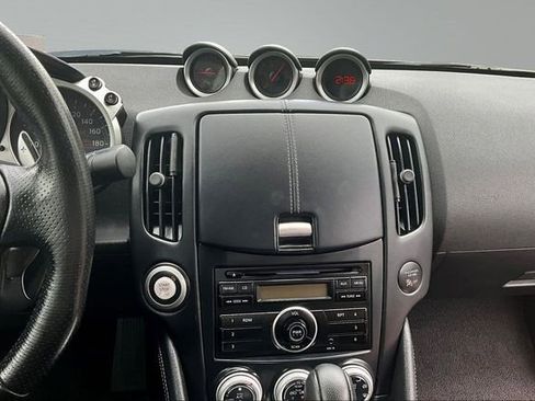 Used 2012 Nissan 370Z Coupe RWD image 9