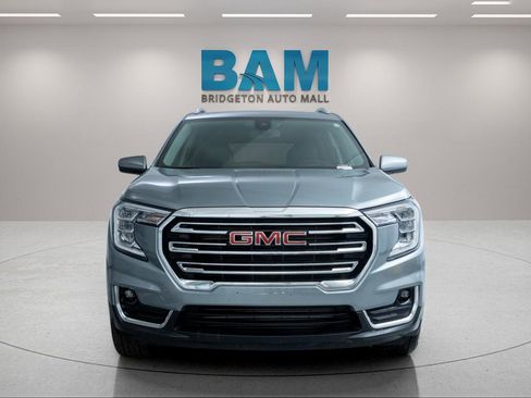 Certified 2023 GMC Terrain SLT AWD/4WD image 2