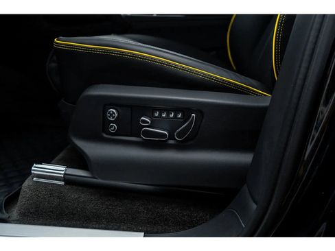 Used 2023 Bentley Bentayga Speed image 30