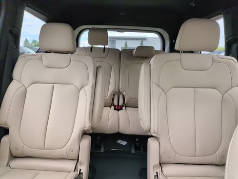 New 2026 Jeep Grand Cherokee L Limited w/ Limited Altitude Package AWD/4WD image 29