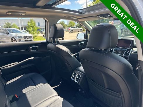 Used 2022 Kia Sorento S w/ Panoramic Sunroof Package FWD image 12