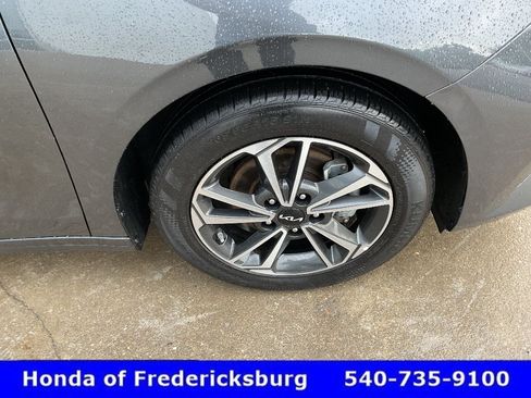 Used 2023 Kia Forte LXS w/ LXS Technology Package FWD image 13