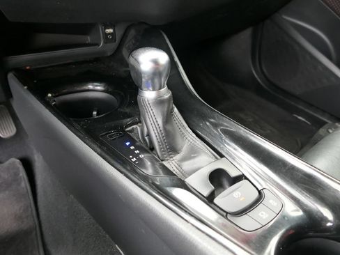 Used 2019 Toyota C-HR Limited FWD image 21