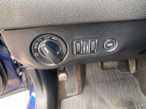 Used 2016 Chrysler 300 Limited RWD image 19