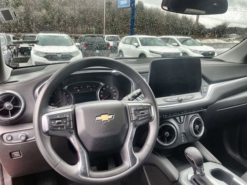 Used 2025 Chevrolet Blazer LT image 13