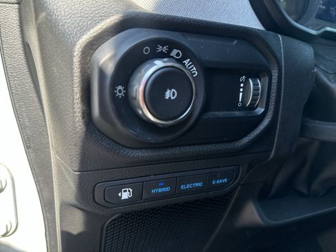 Used 2024 Jeep Wrangler Unlimited AWD/4WD image 14