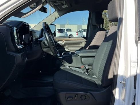 Used 2024 Chevrolet Silverado 2500 LT w/ Convenience Package image 25