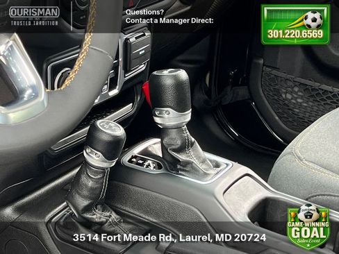 Used 2024 Jeep Wrangler Unlimited Sahara AWD/4WD image 16