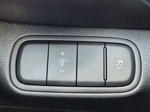Used 2026 Hyundai Venue SEL FWD image 24