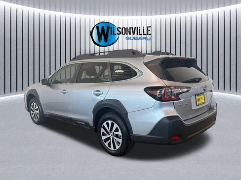 Used 2024 Subaru Outback Premium AWD/4WD image 8