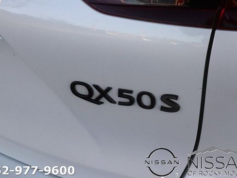 Used 2023 INFINITI QX50 Sport image 9